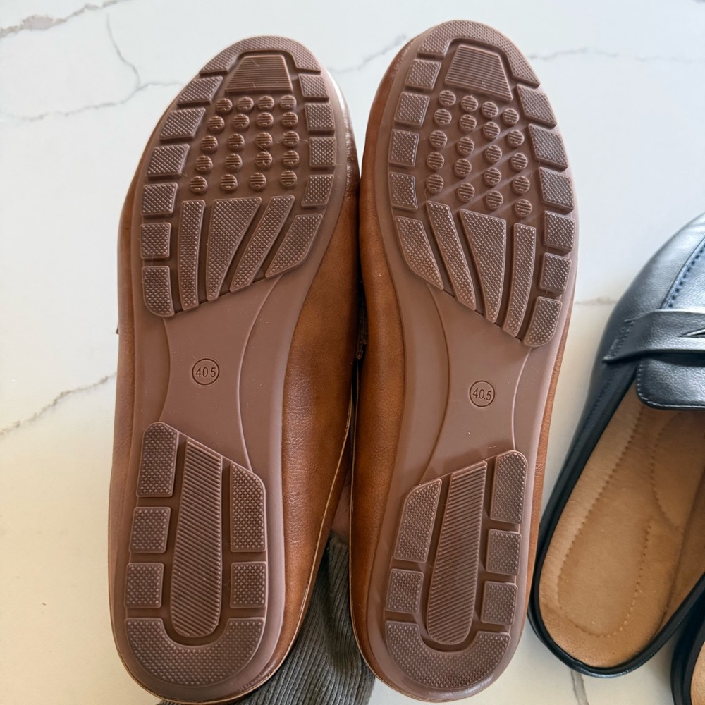 2 Pair Mules Slip On Flat Shoes Cushioned Insoles Lug Soles Black Camel 8- 8 1/2 - Picture 16 of 16